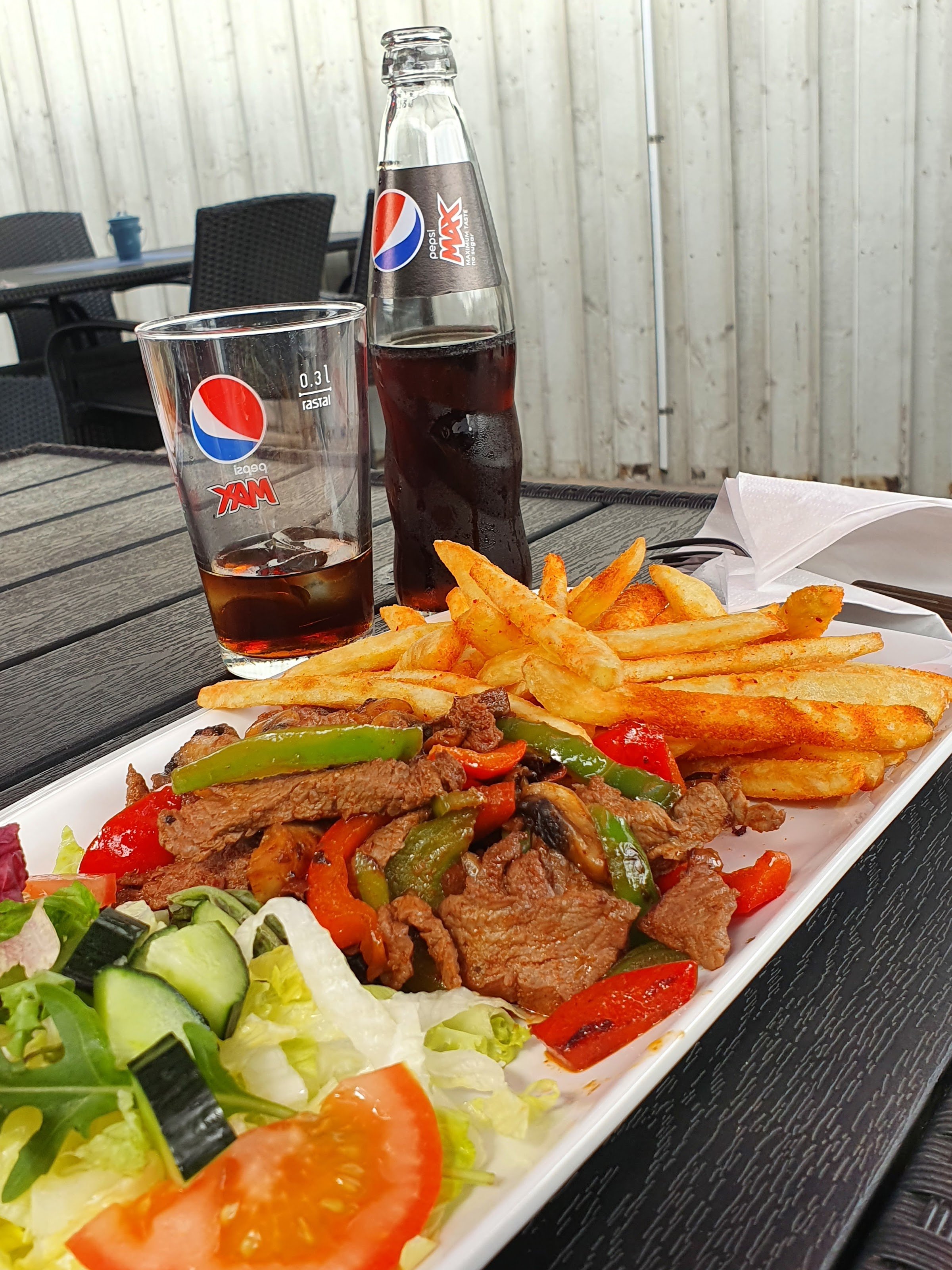 Naboen restaurant AS